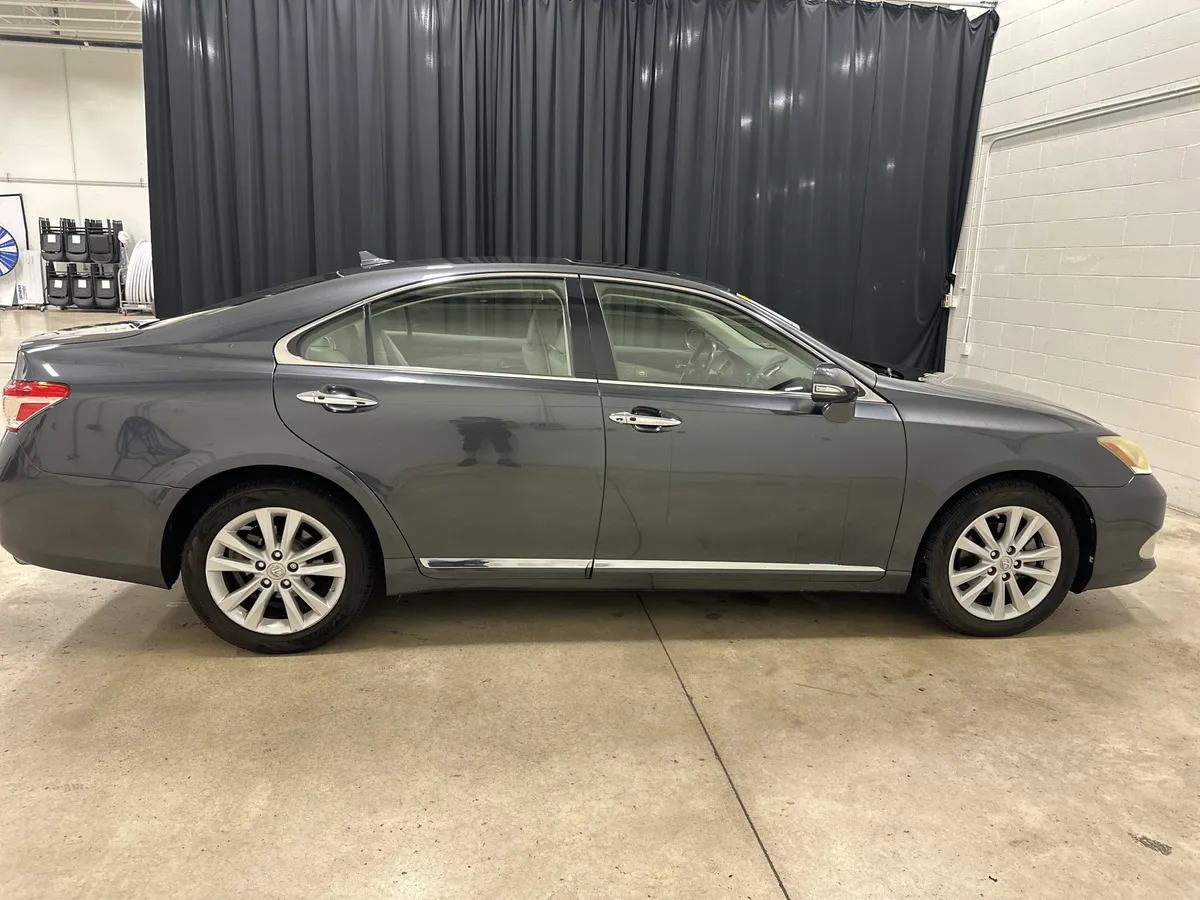 2010 Lexus ES 350 thumbnail 10