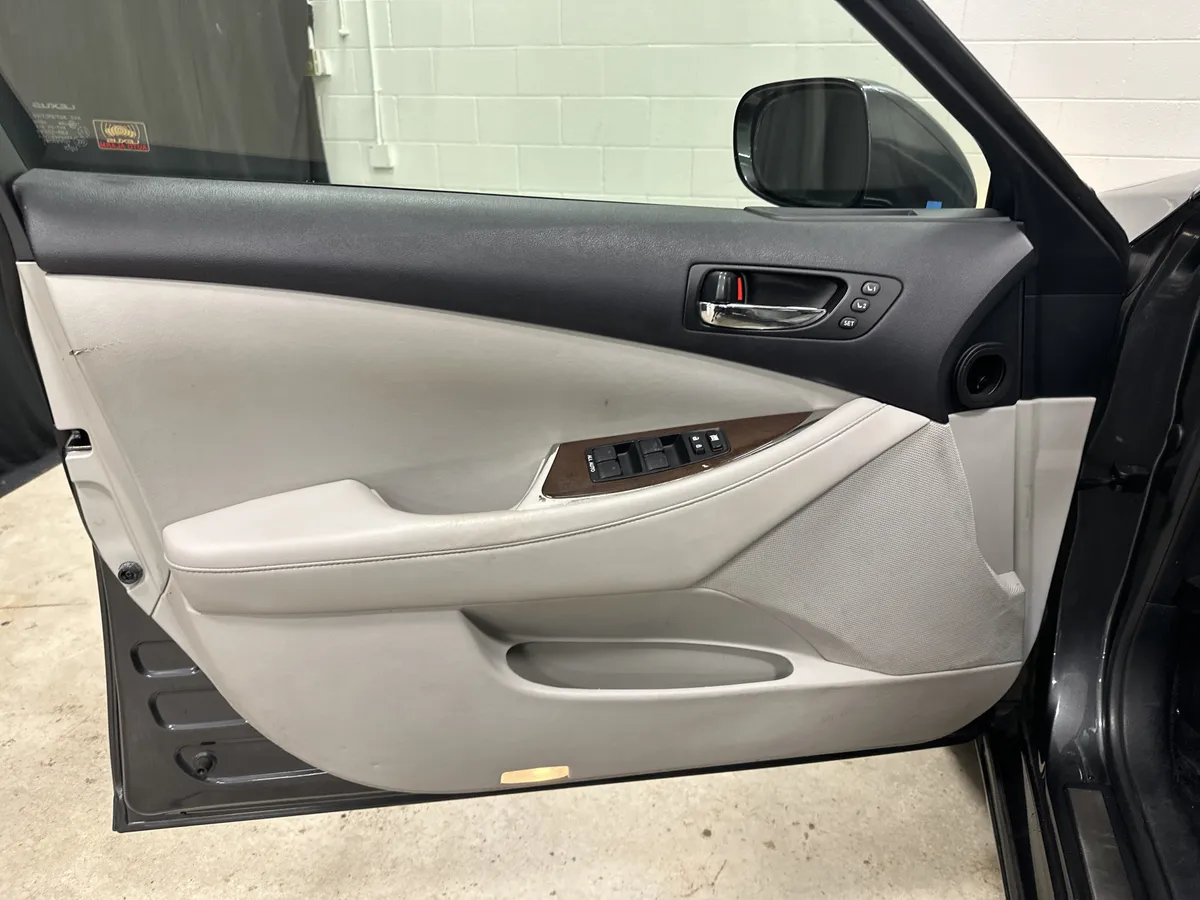 2010 Lexus ES 350 thumbnail 13