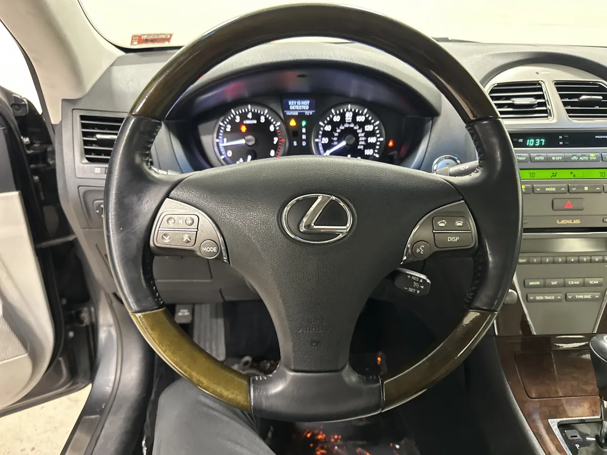 2010 Lexus ES 350 thumbnail 17