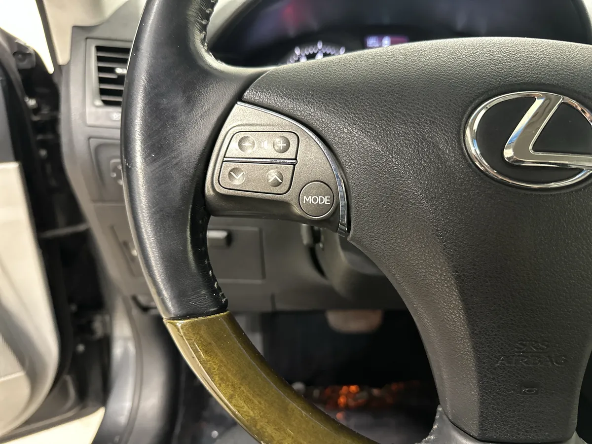2010 Lexus ES 350 thumbnail 18