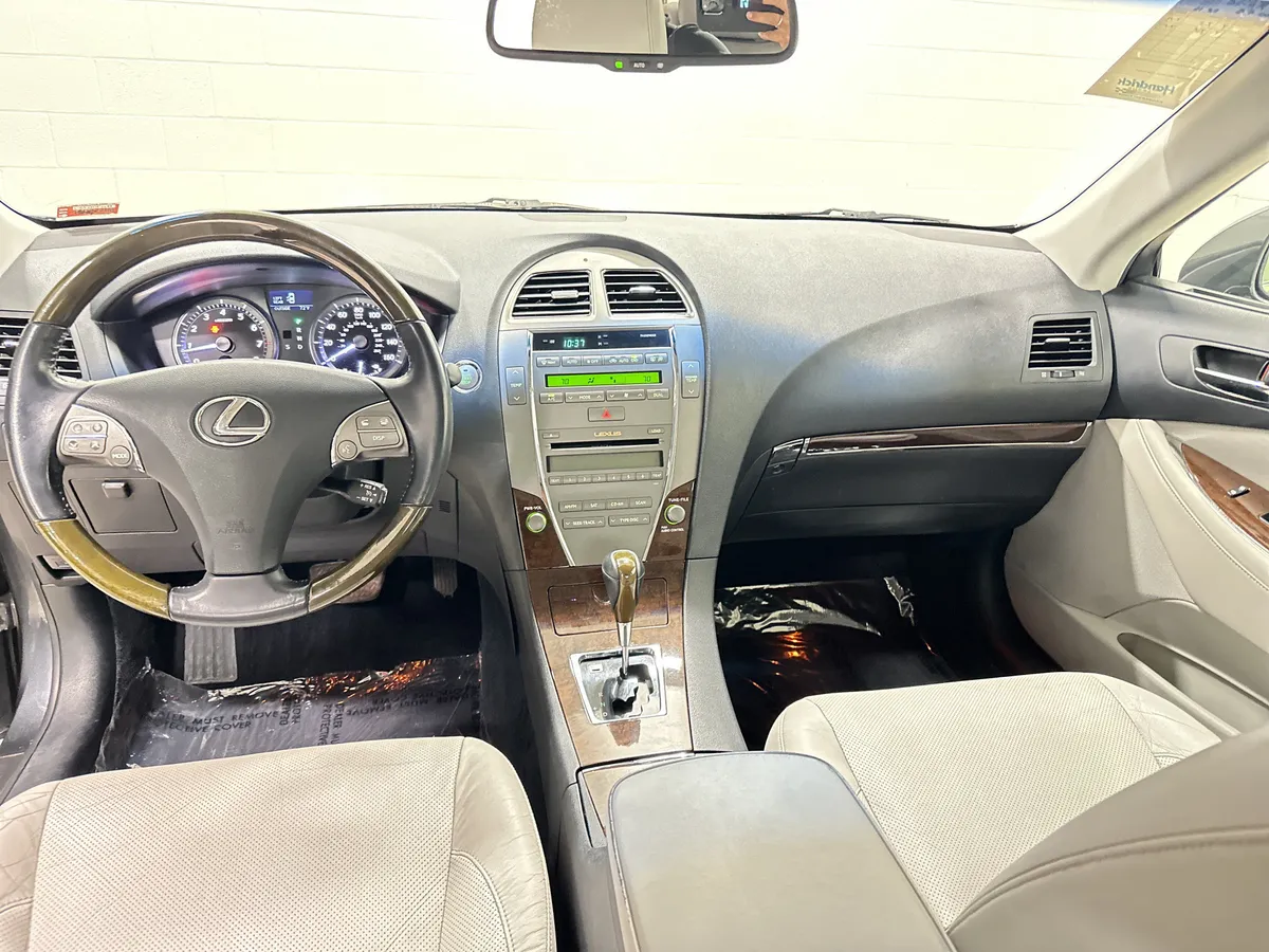 2010 Lexus ES 350 thumbnail 28