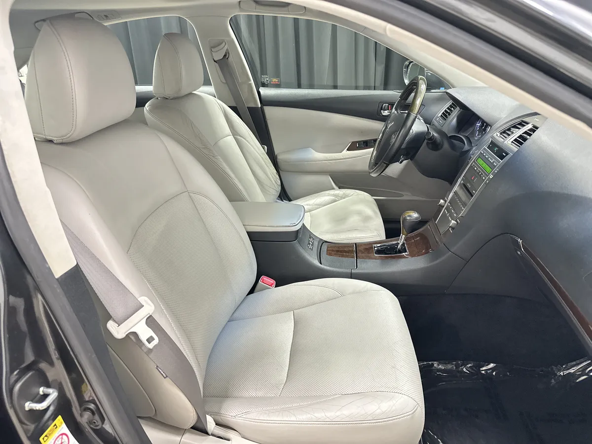 2010 Lexus ES 350 thumbnail 32