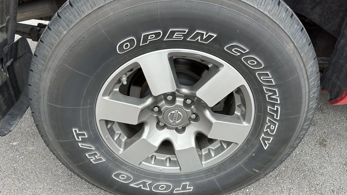 2010 Nissan Frontier PRO-4X thumbnail 13
