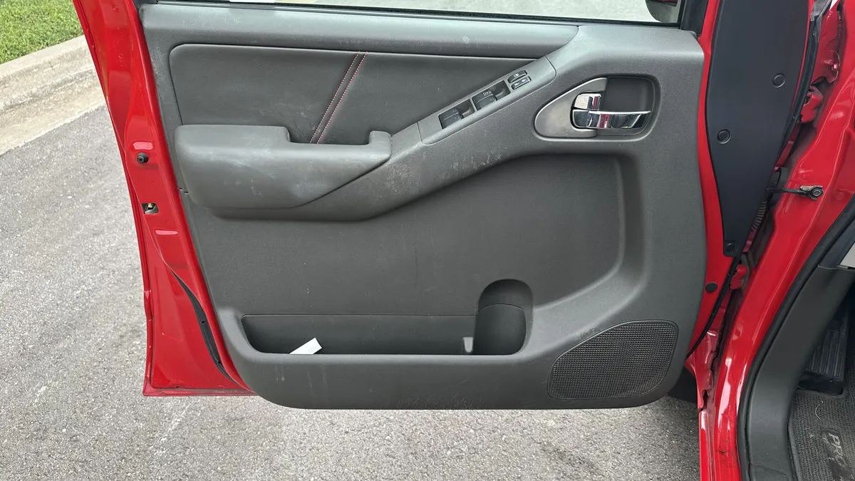 2010 Nissan Frontier PRO-4X thumbnail 15
