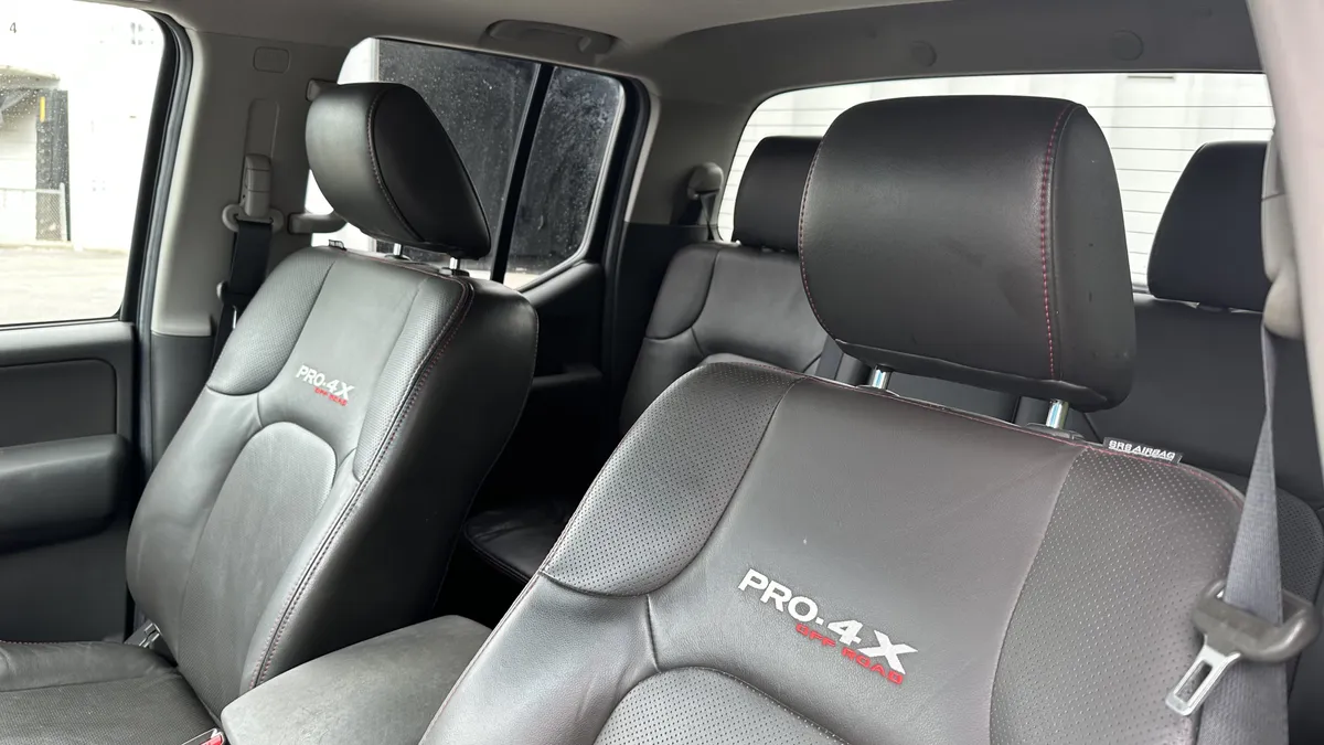 2010 Nissan Frontier PRO-4X thumbnail 17