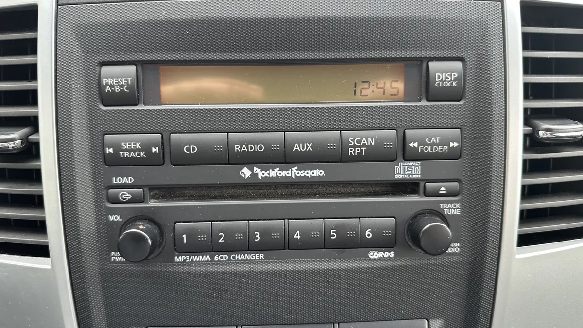 2010 Nissan Frontier PRO-4X thumbnail 23