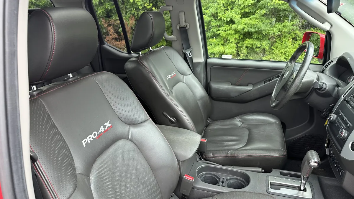 2010 Nissan Frontier PRO-4X thumbnail 32