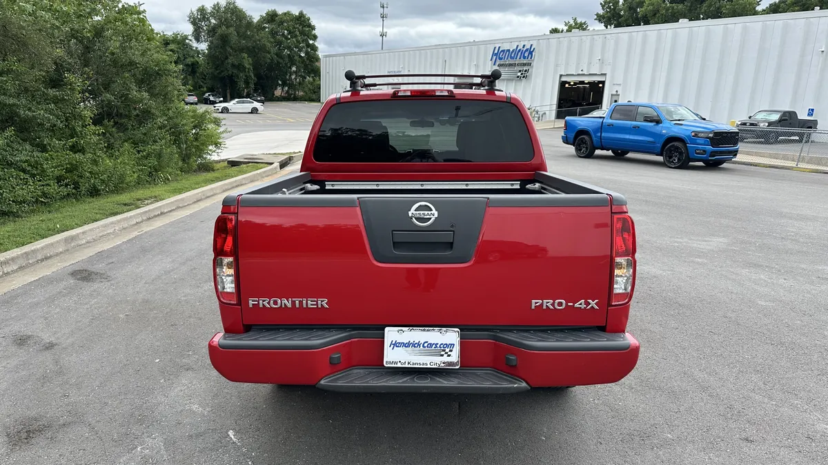 2010 Nissan Frontier PRO-4X thumbnail 8