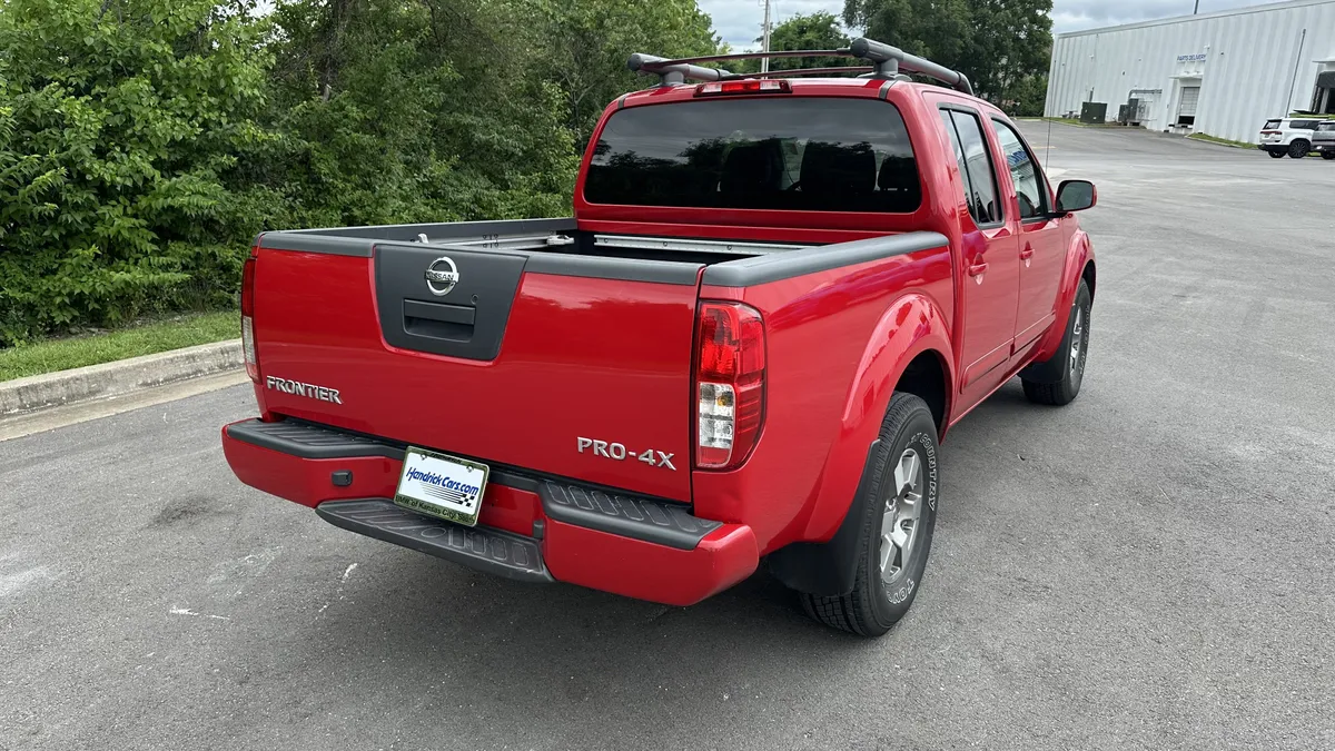 2010 Nissan Frontier PRO-4X thumbnail 9