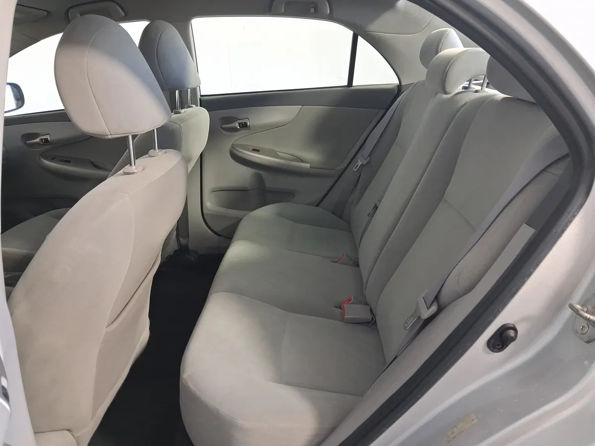 2010 Toyota Corolla LE thumbnail 31