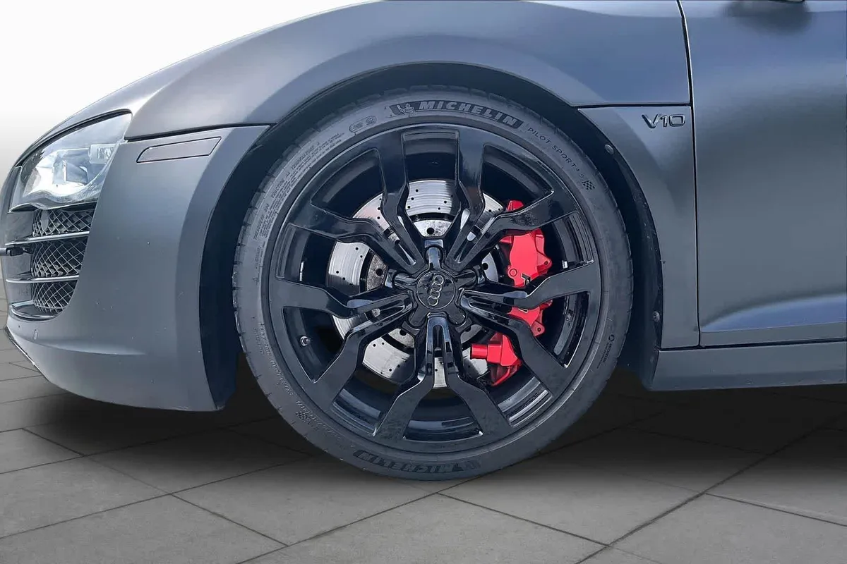 2011 Audi R8 5.2L thumbnail 10