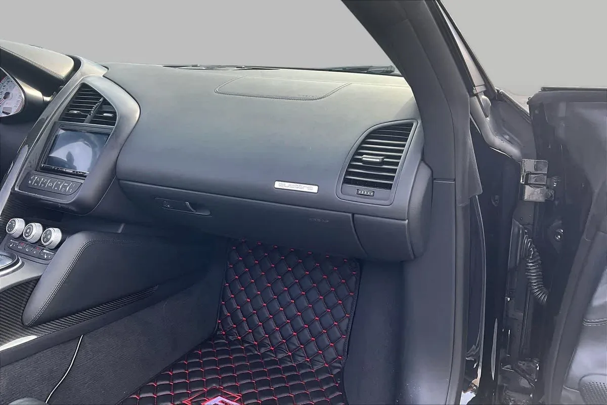 2011 Audi R8 5.2L thumbnail 17