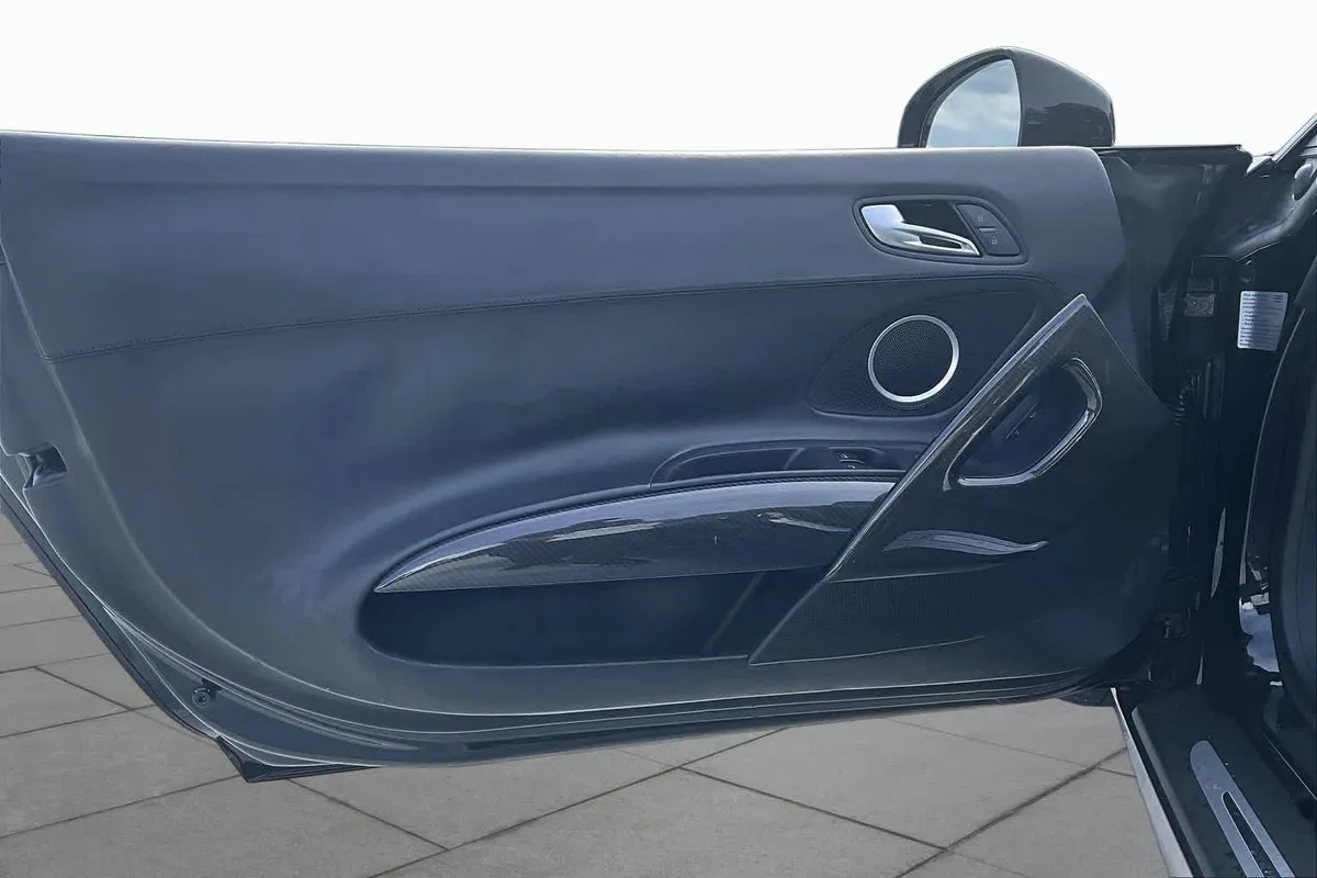 2011 Audi R8 5.2L thumbnail 18