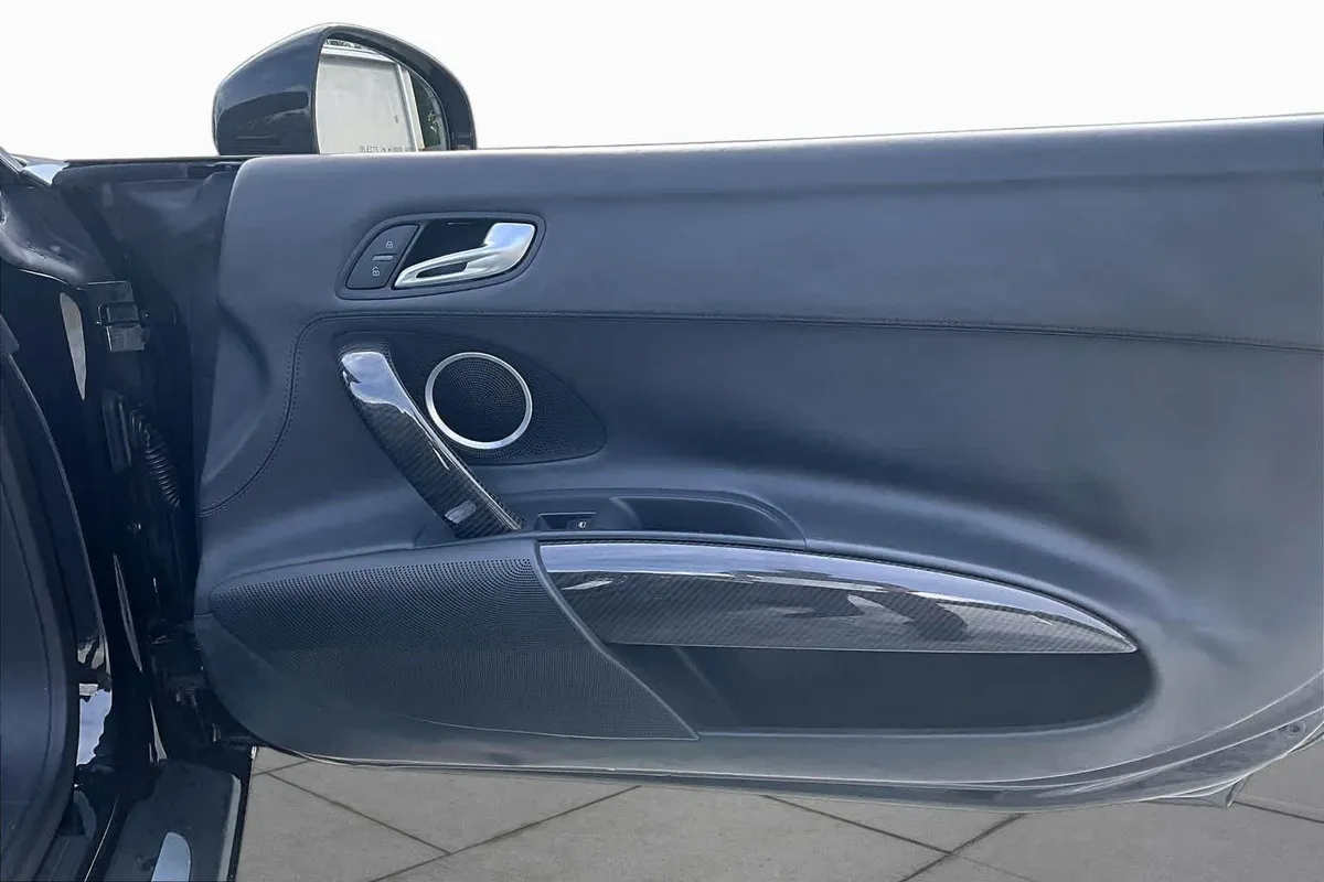 2011 Audi R8 5.2L thumbnail 19