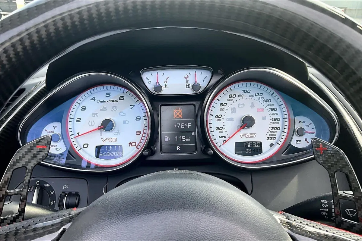 2011 Audi R8 5.2L thumbnail 22