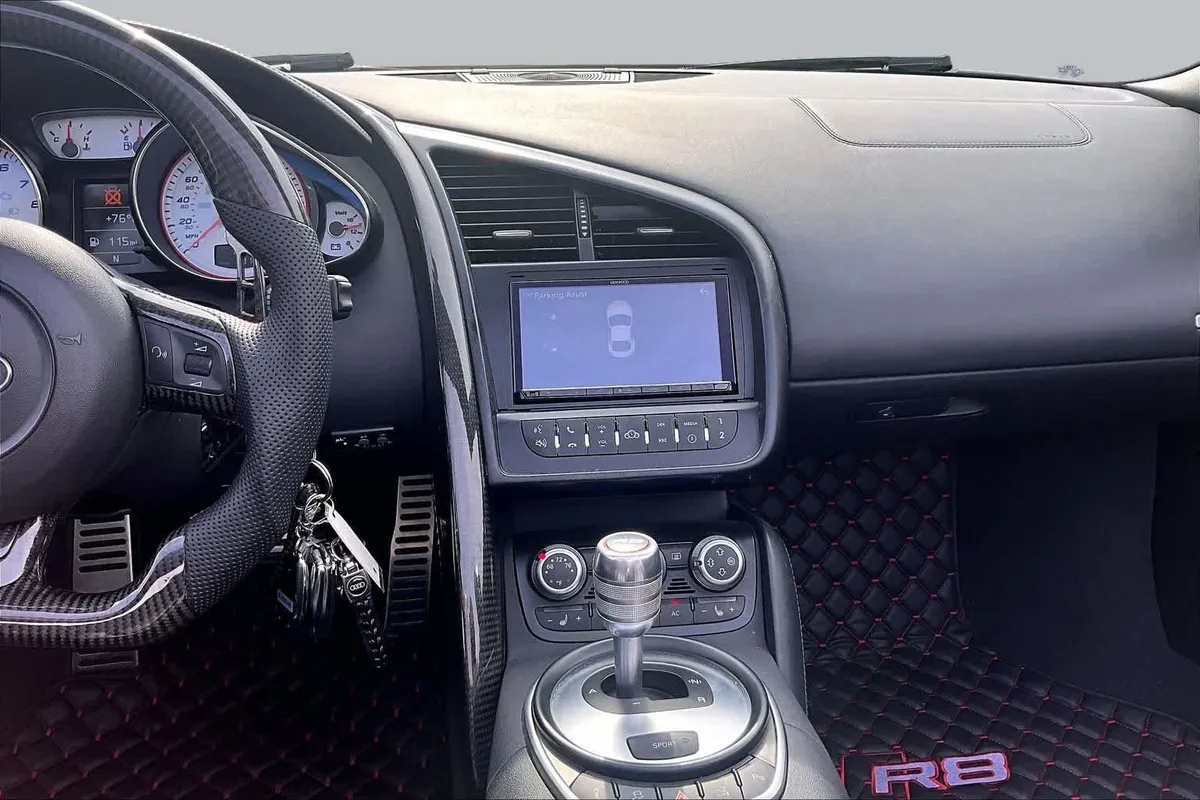 2011 Audi R8 5.2L thumbnail 6