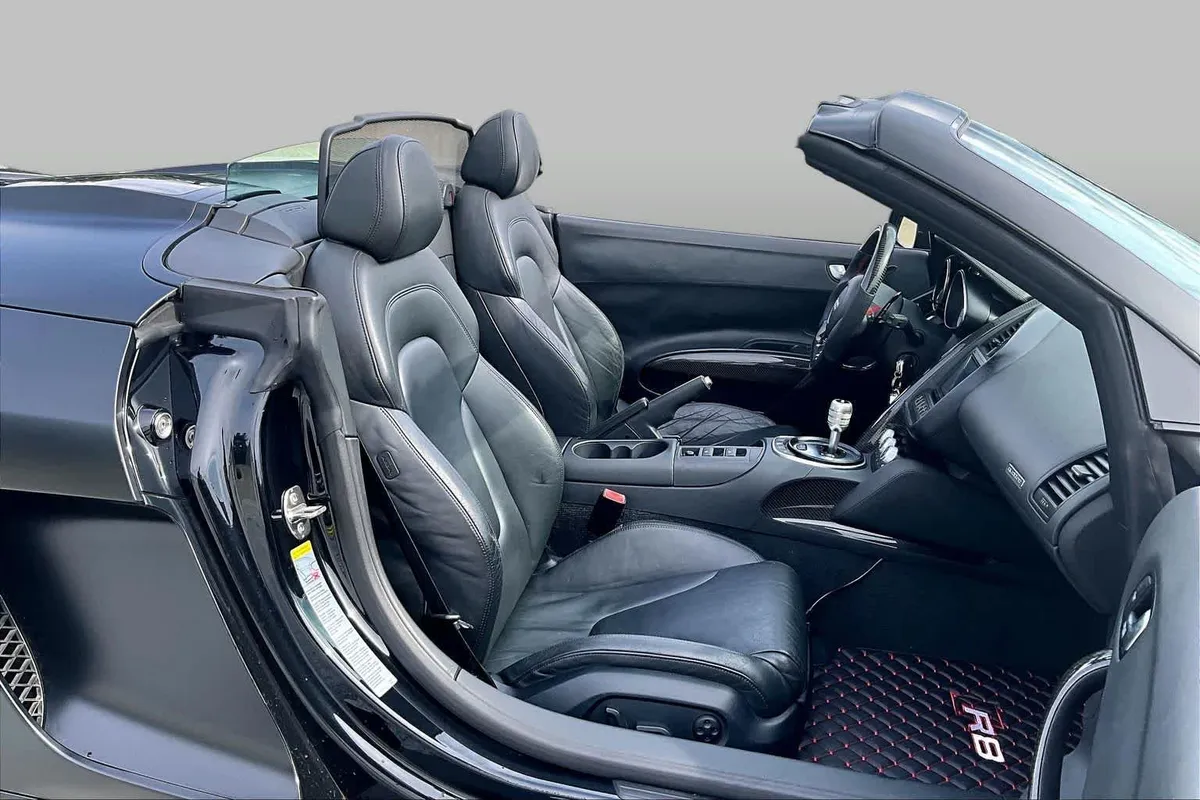 2011 Audi R8 5.2L thumbnail 8