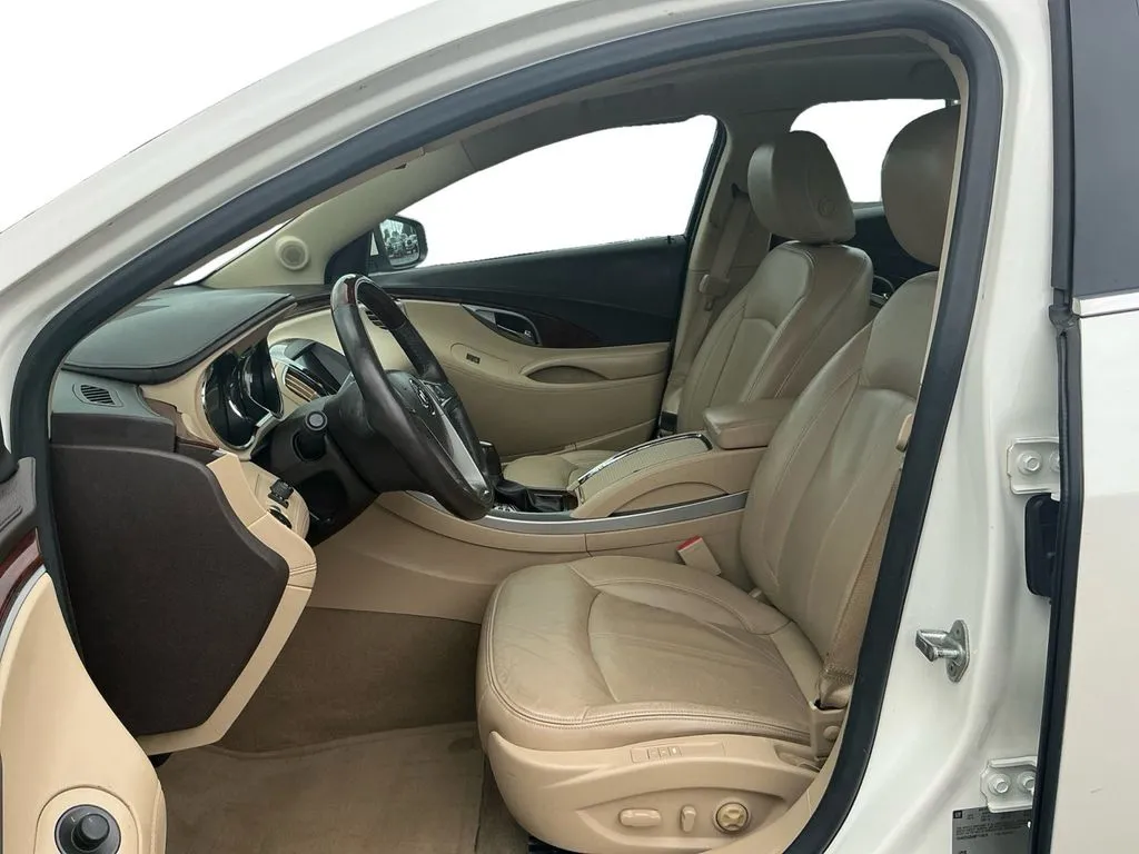 2011 Buick Lacrosse CXS thumbnail 14