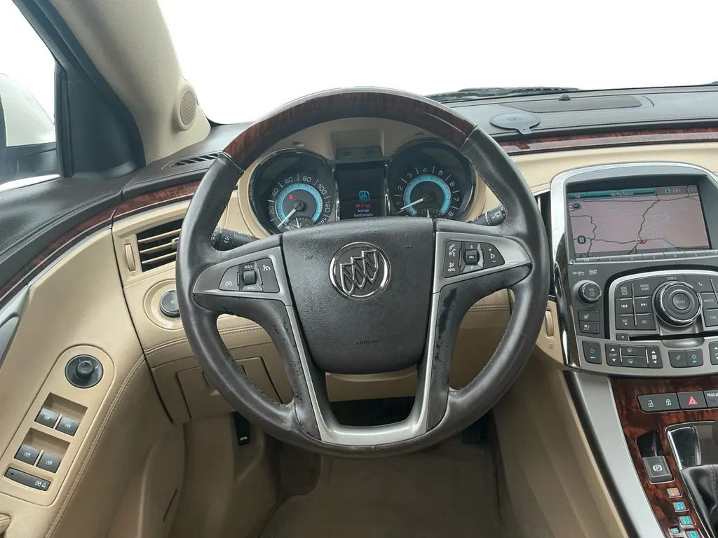 2011 Buick Lacrosse CXS thumbnail 18