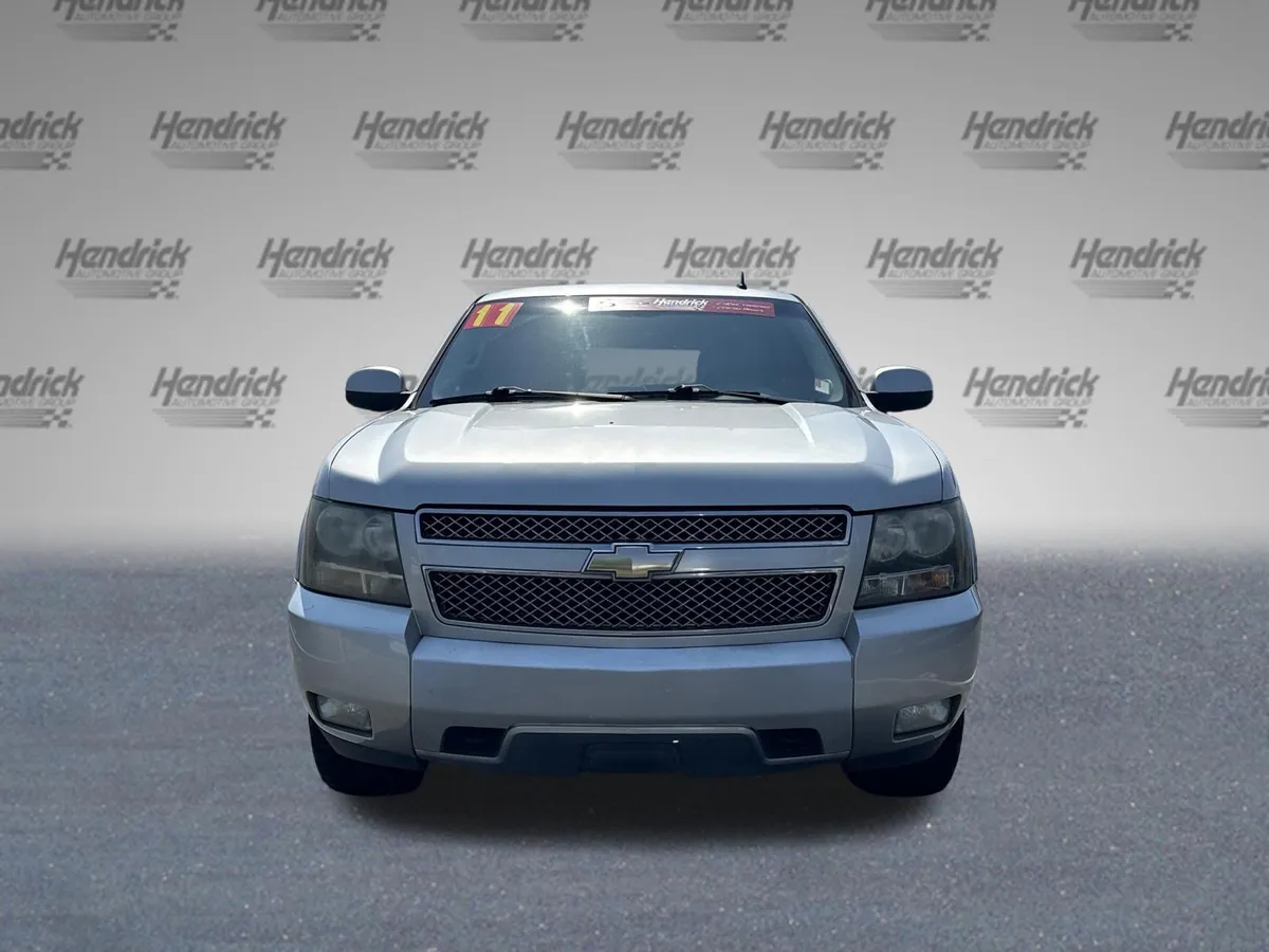 2011 Chevrolet Tahoe LT thumbnail 2