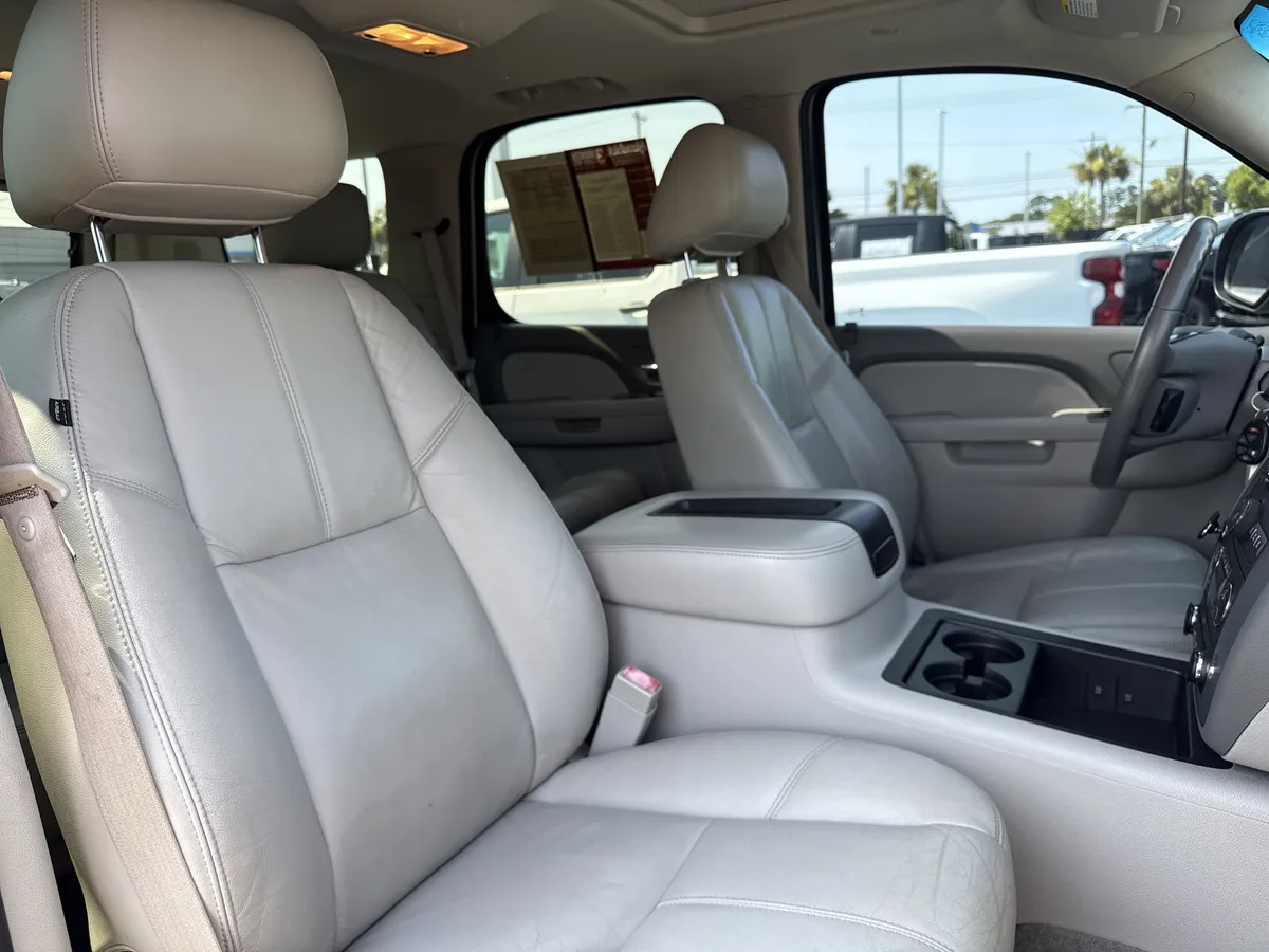 2011 Chevrolet Tahoe LT thumbnail 31