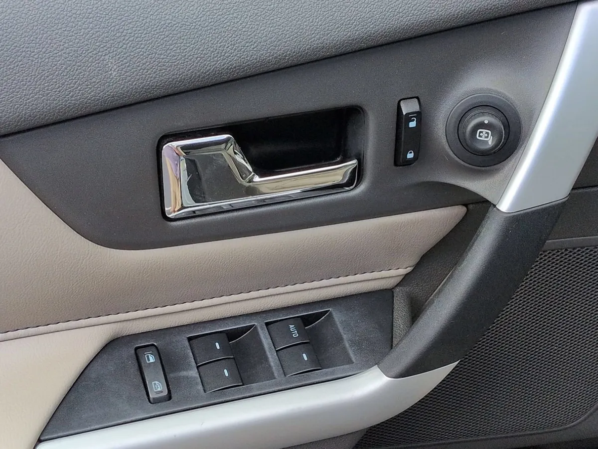 2011 Ford Edge Limited thumbnail 14