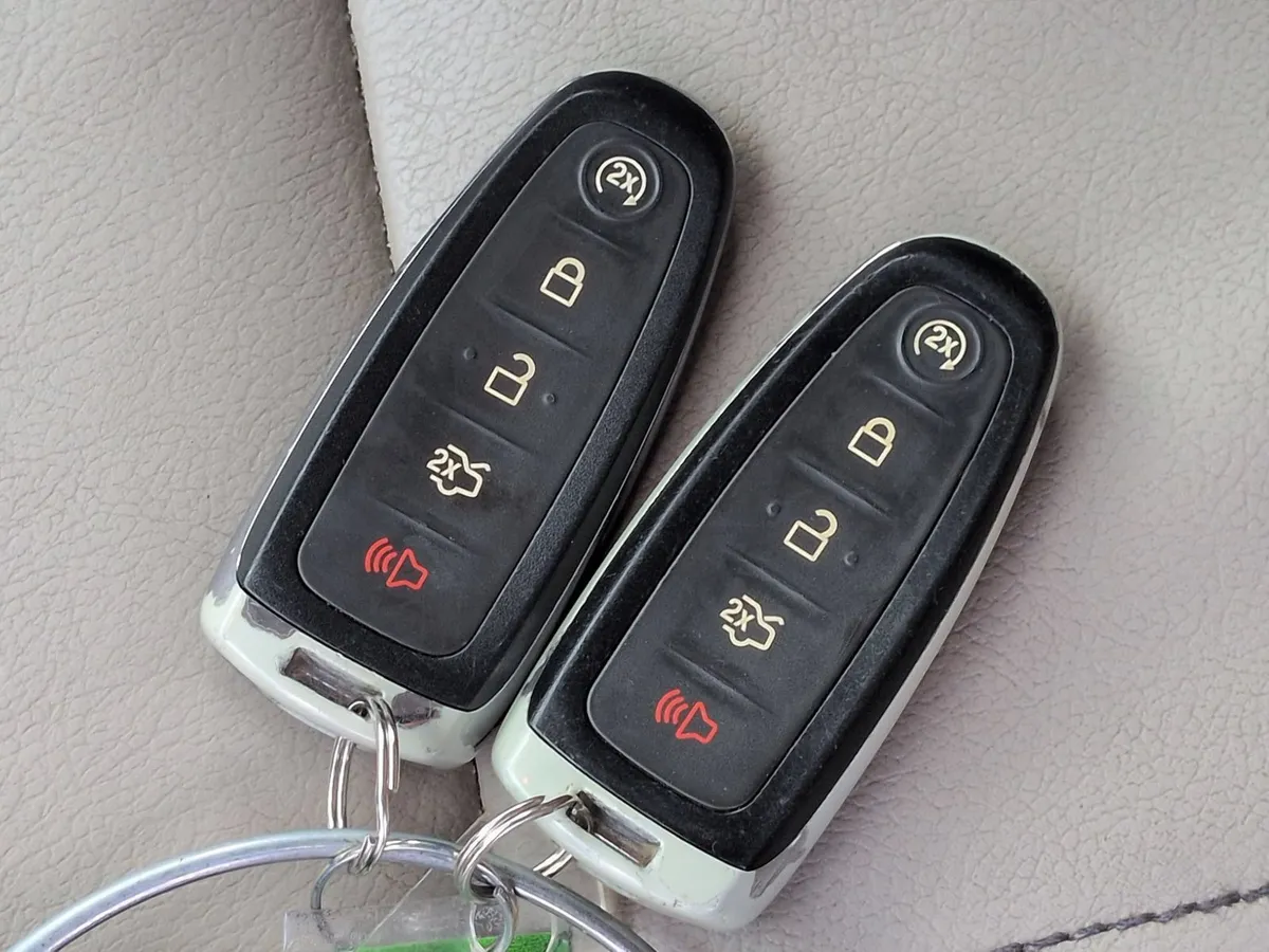 2011 Ford Edge Limited thumbnail 35