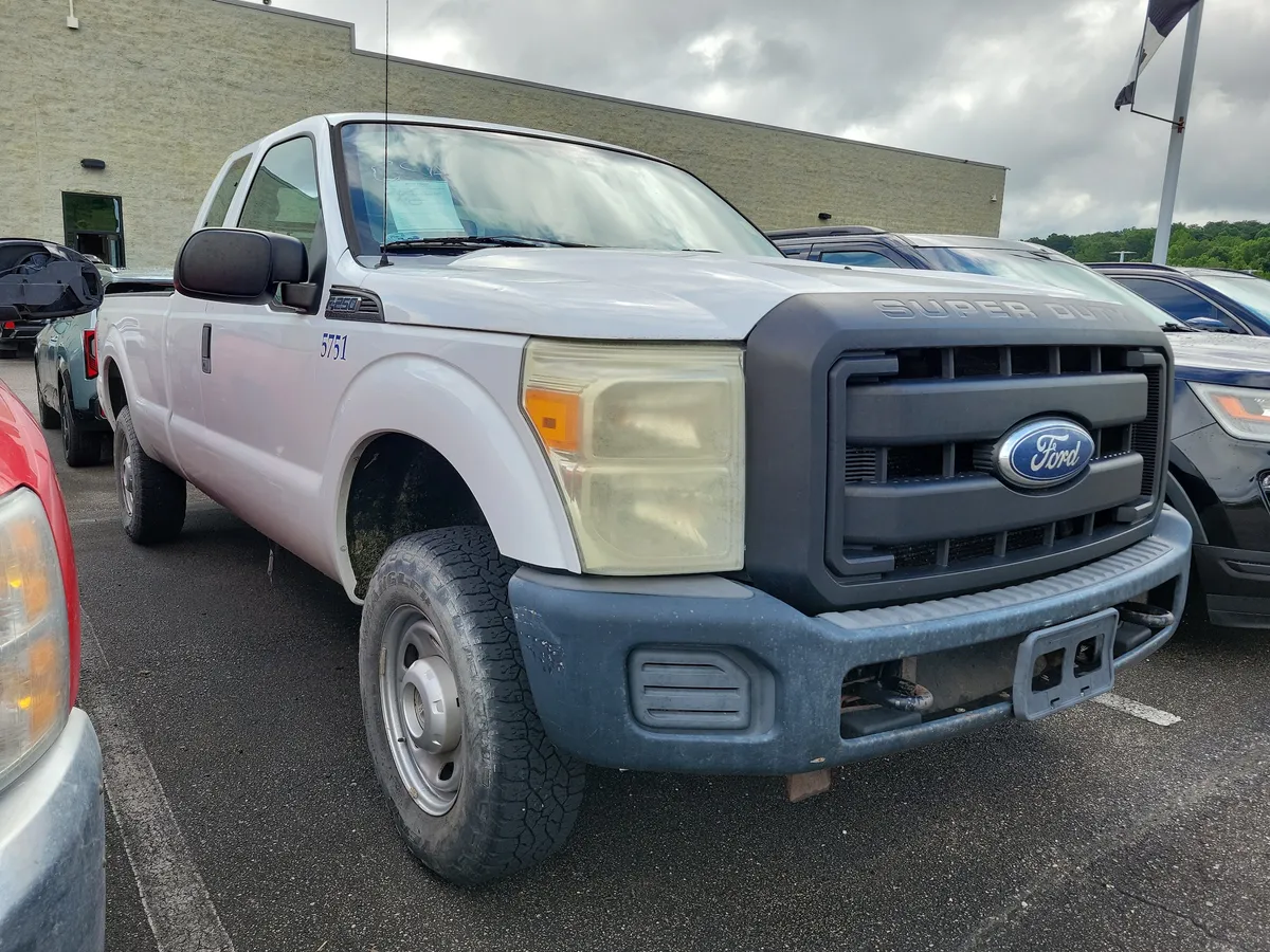 2011 Ford F-250 thumbnail 3