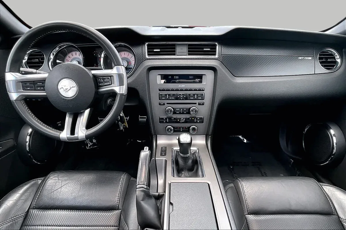 2011 Ford Mustang GT Premium thumbnail 15