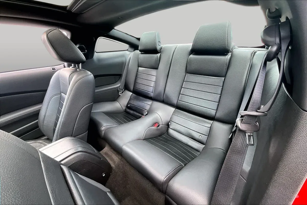 2011 Ford Mustang GT Premium thumbnail 20