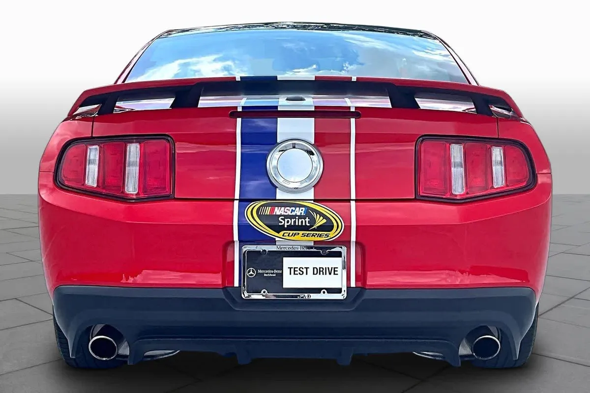 2011 Ford Mustang GT Premium thumbnail 4