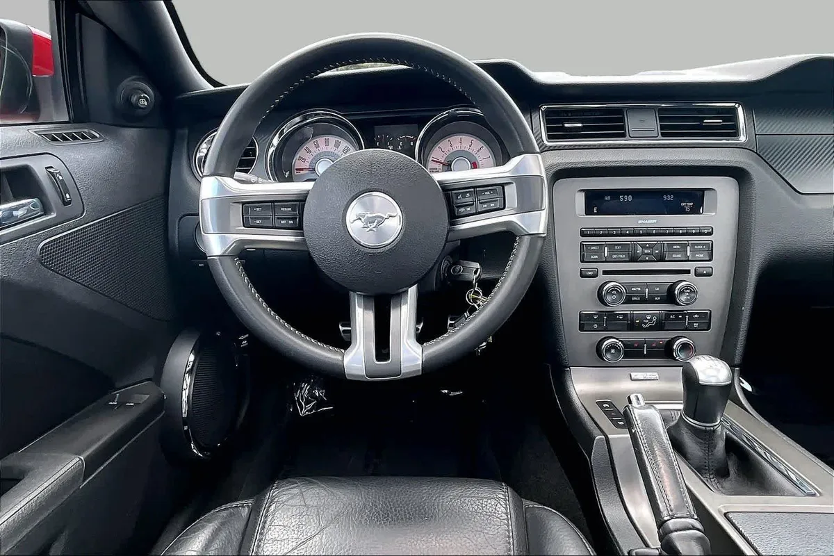 2011 Ford Mustang GT Premium thumbnail 5