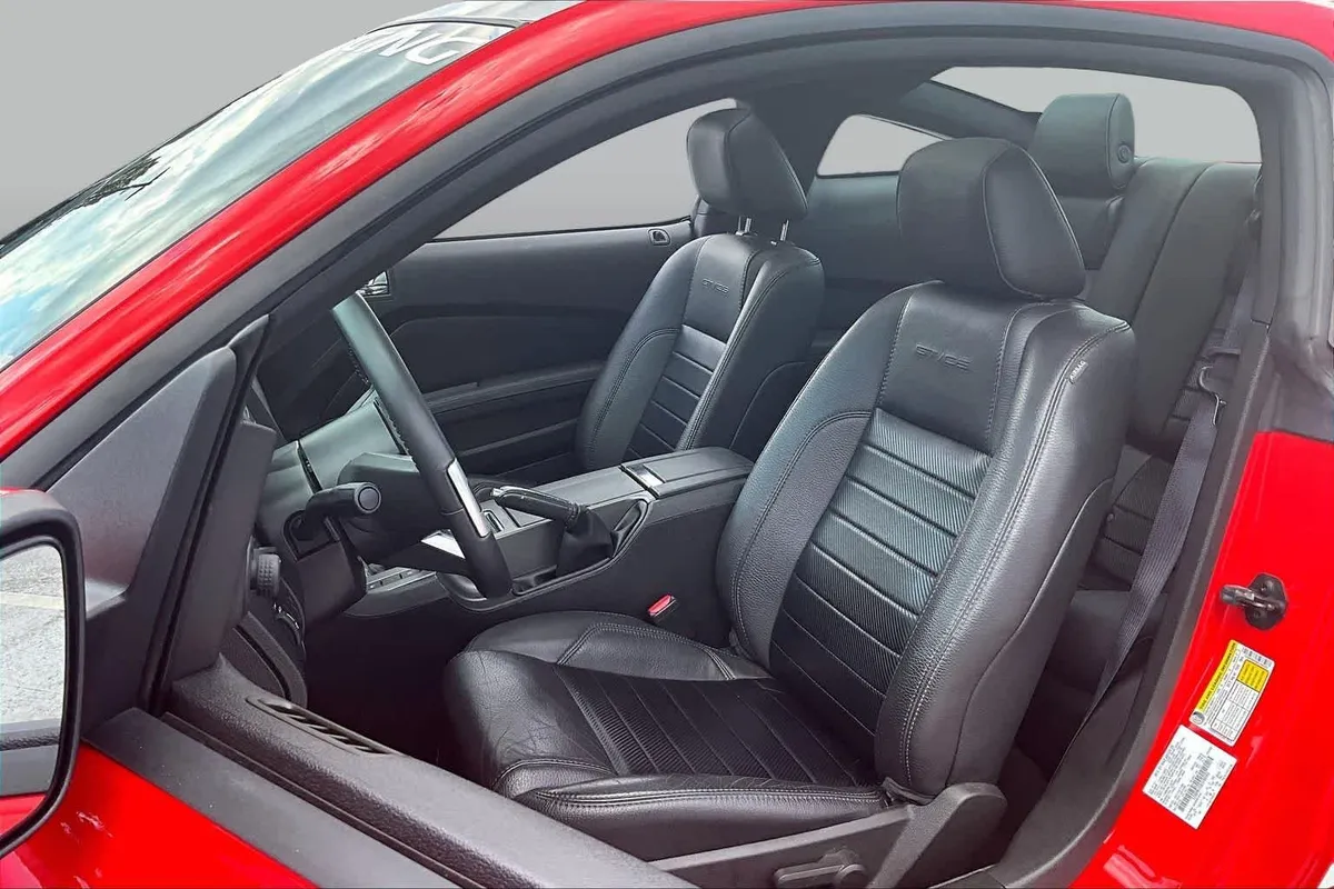 2011 Ford Mustang GT Premium thumbnail 7