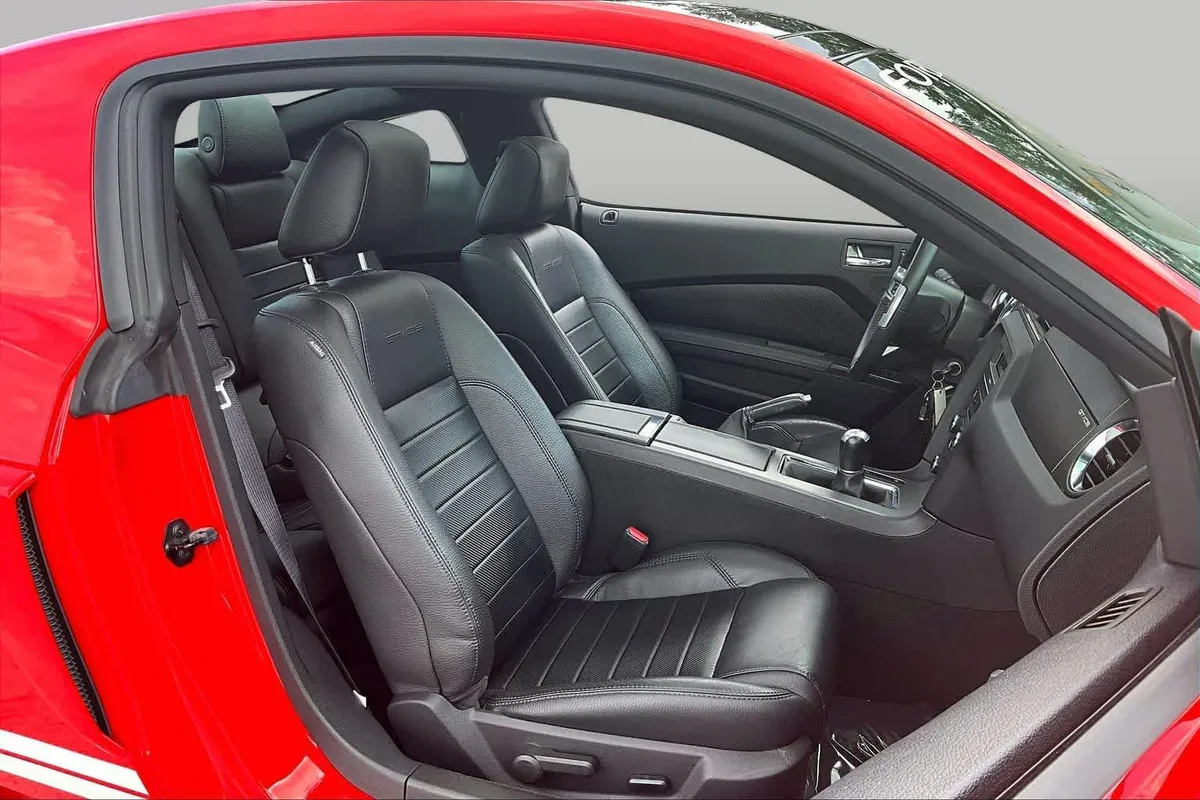 2011 Ford Mustang GT Premium thumbnail 8