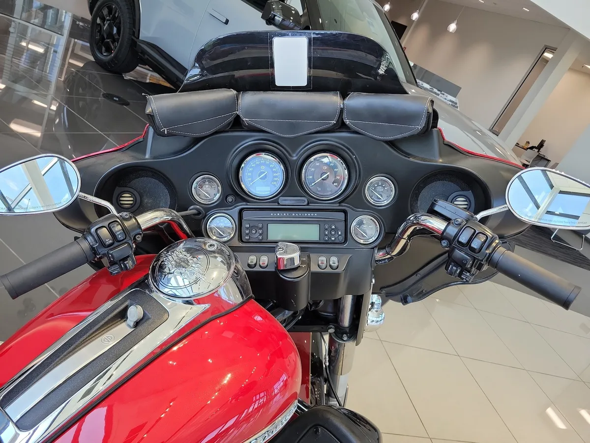 2011 Harley-Davidson thumbnail 10