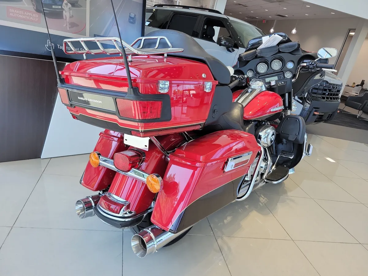 2011 Harley-Davidson thumbnail 5