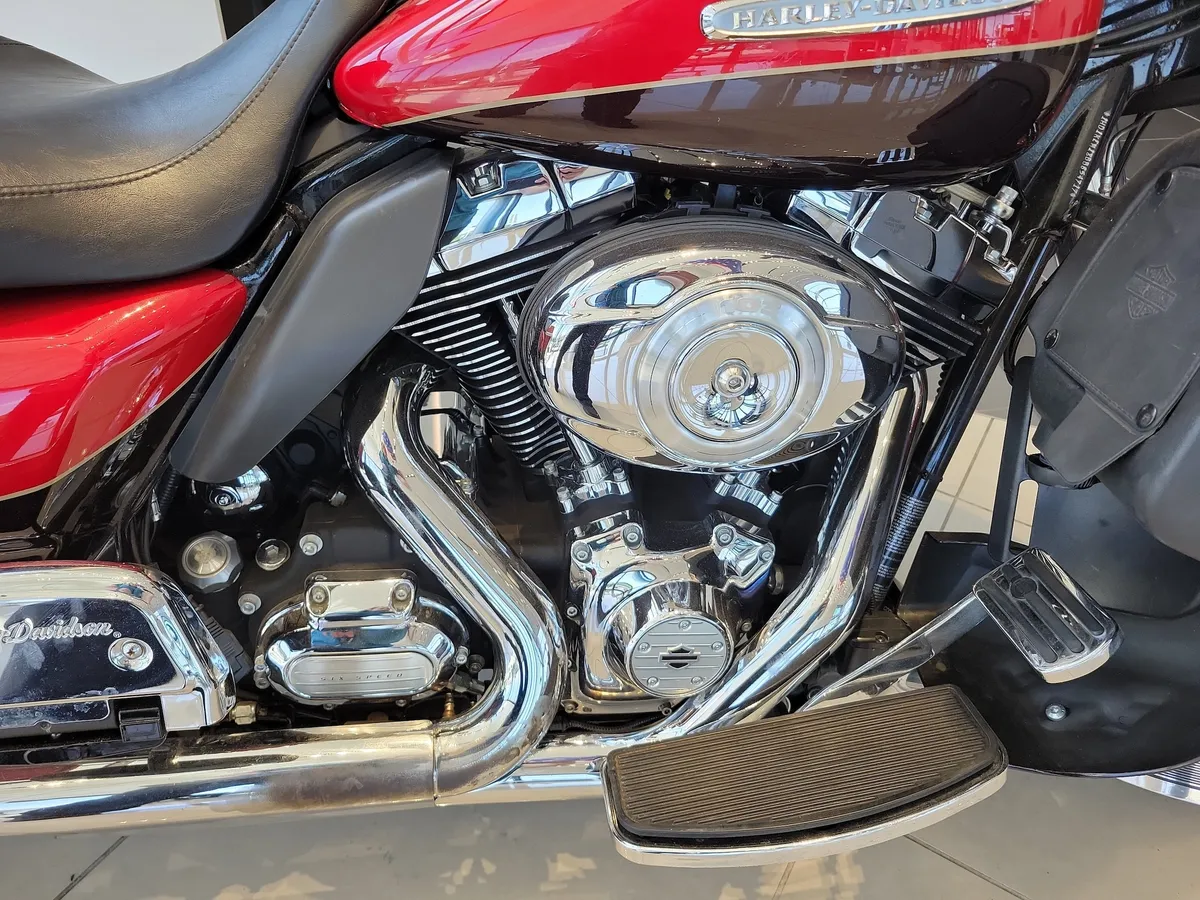 2011 Harley-Davidson thumbnail 8