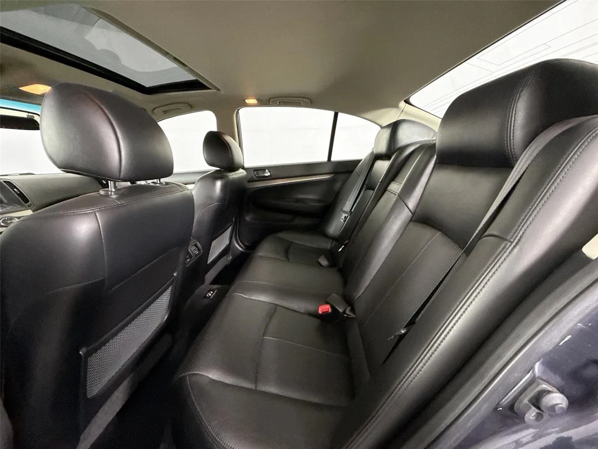 2011 INFINITI G37 Sedan x thumbnail 30