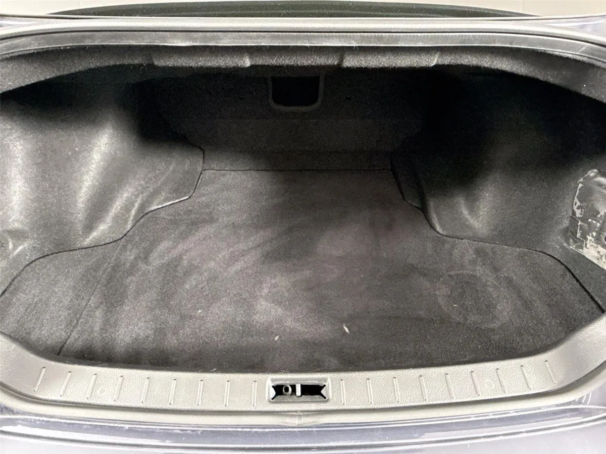 2011 INFINITI G37 Sedan x thumbnail 37