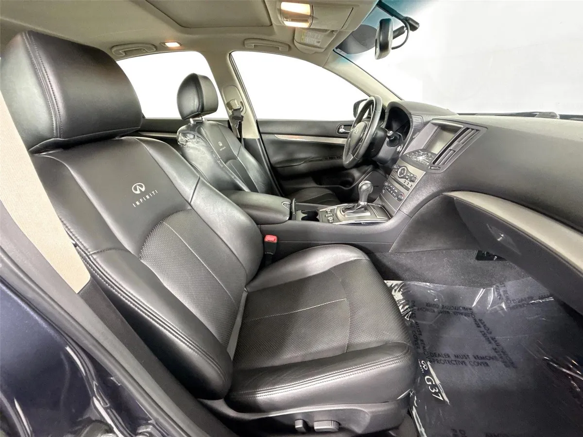 2011 INFINITI G37 Sedan x thumbnail 40