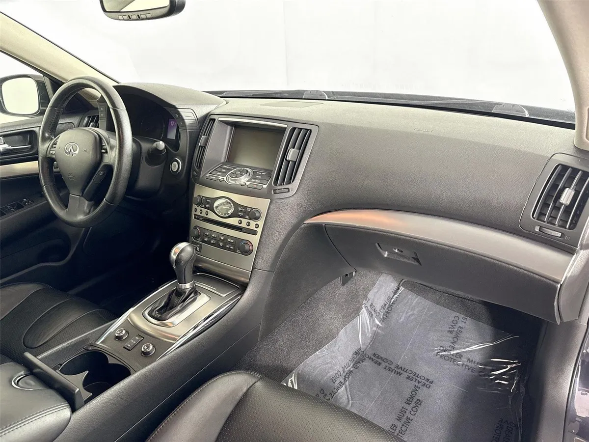 2011 INFINITI G37 Sedan x thumbnail 41