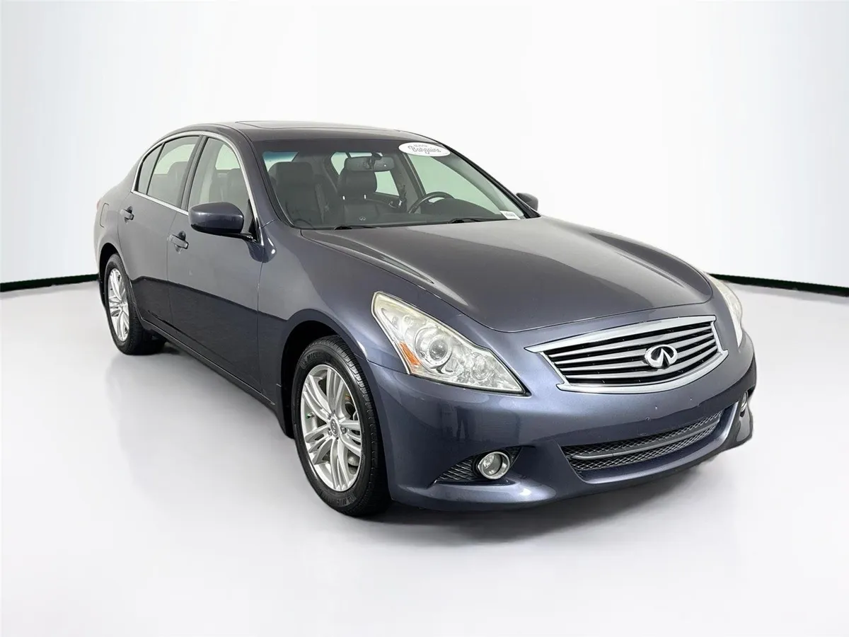 2011 INFINITI G37 Sedan x thumbnail 9