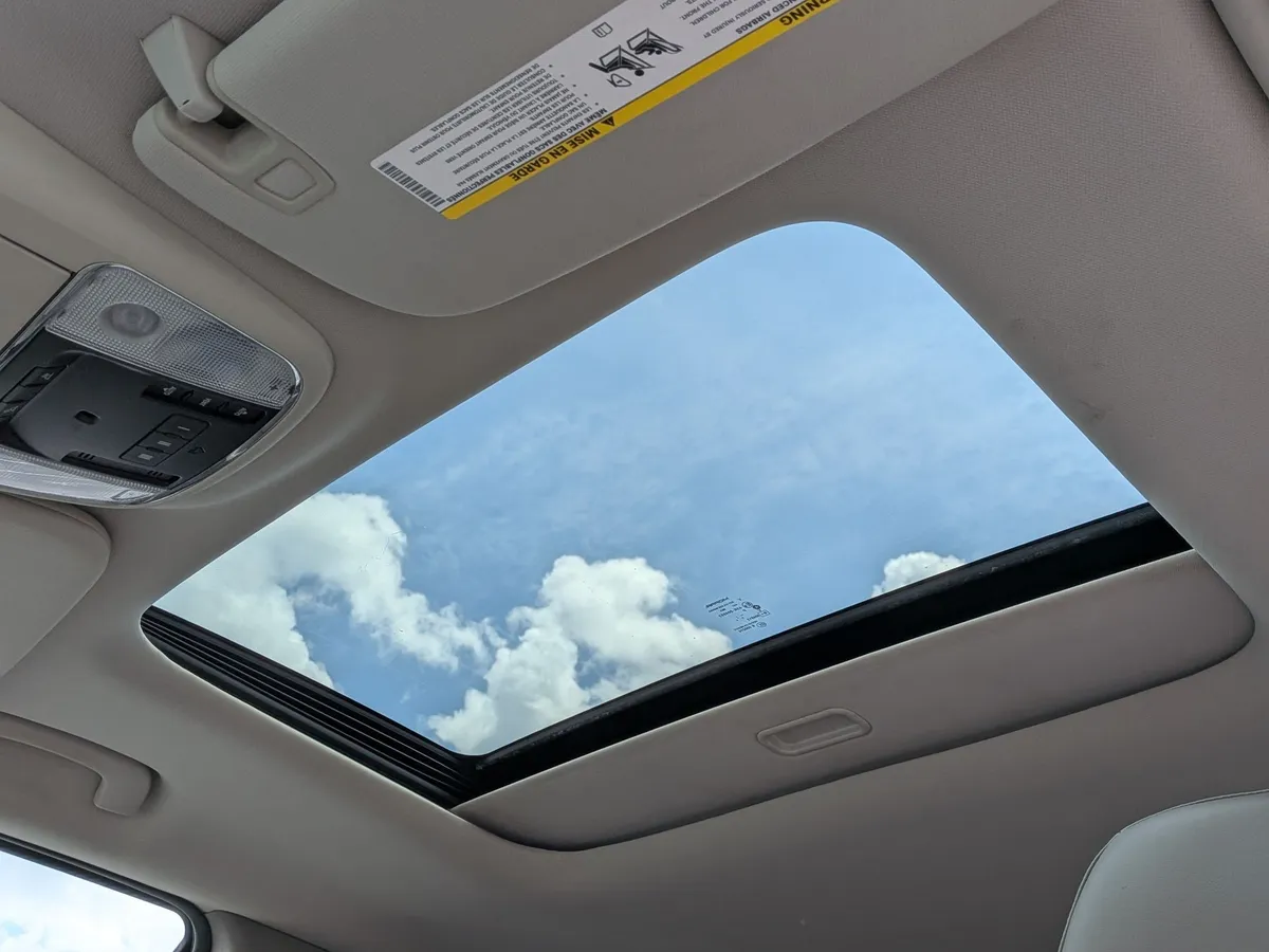 2011 Jeep Grand Cherokee Laredo thumbnail 27