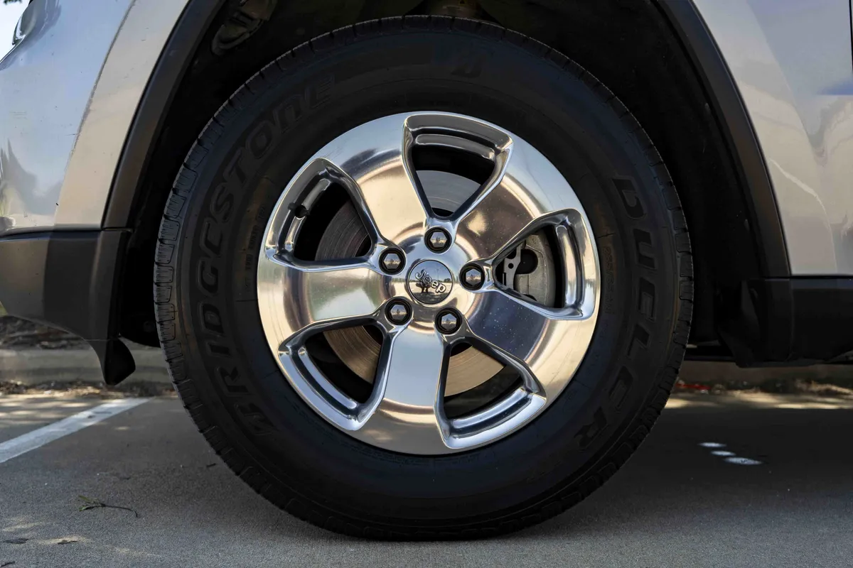 2011 Jeep Grand Cherokee Overland thumbnail 13
