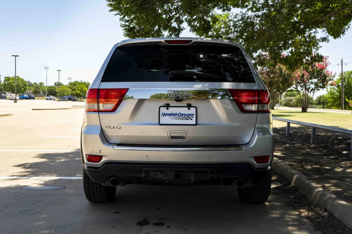 2011 Jeep Grand Cherokee Overland thumbnail 7