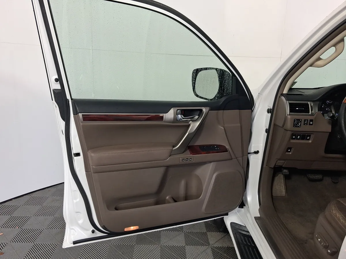 2011 Lexus GX 460 Premium thumbnail 13