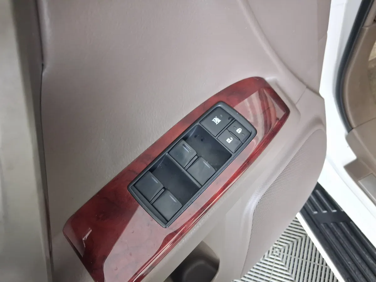 2011 Lexus GX 460 Premium thumbnail 14