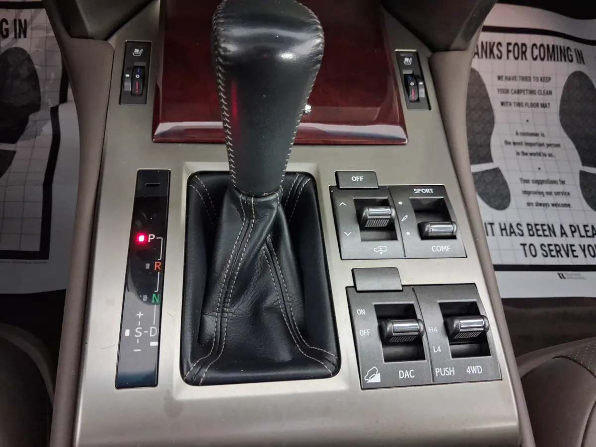 2011 Lexus GX 460 Premium thumbnail 28