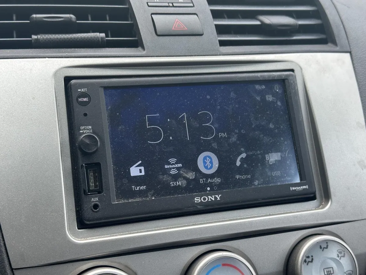 2011 Toyota Camry SE thumbnail 12