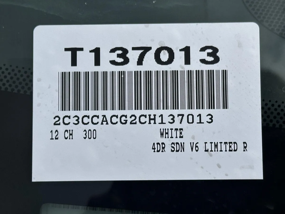 2012 Chrysler 300 Limited thumbnail 15